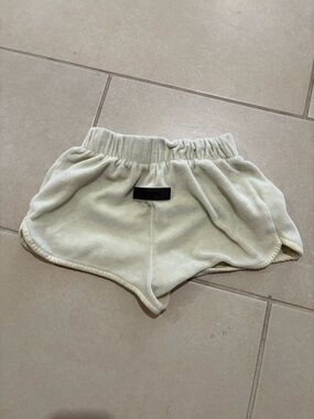 Fear of God Essentials Velour Shorts Buttercream Yellow XXS SS22 Rare Athleisure